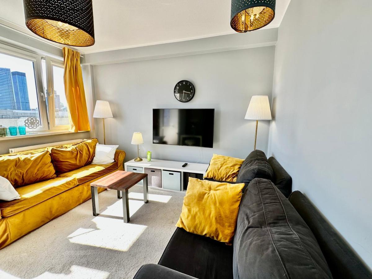 Апартаменты Gold 2 King Size Bed, Metro X2 Free Wifi, 50'Tv Netflix, Hbo, Appletv+ Варшава Экстерьер фото